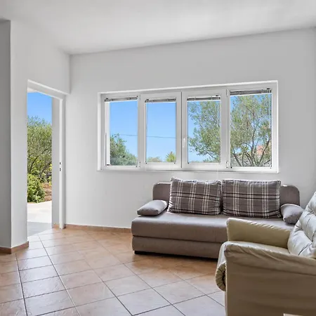 Cozy In With Kitchen Murter