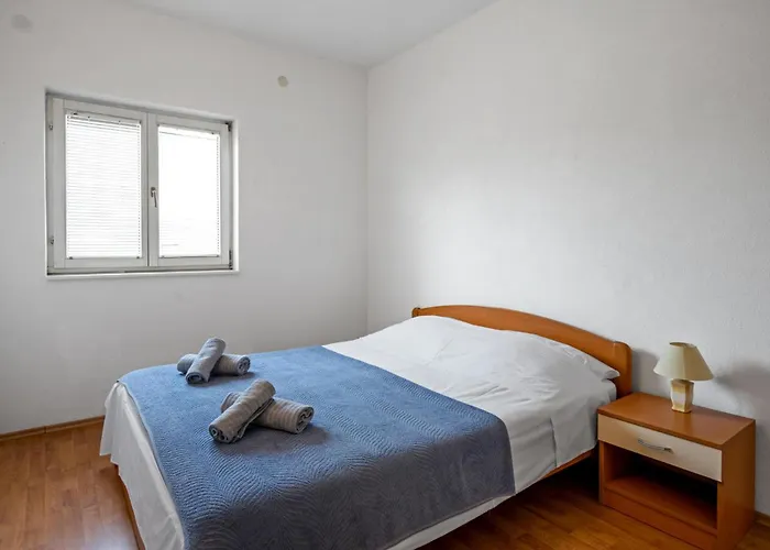 Cozy In With Kitchen Murter