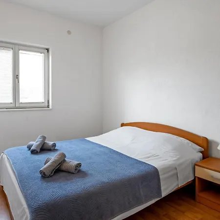 Cozy In With Kitchen Murter