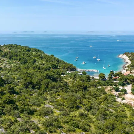 Cozy In With Kitchen Murter