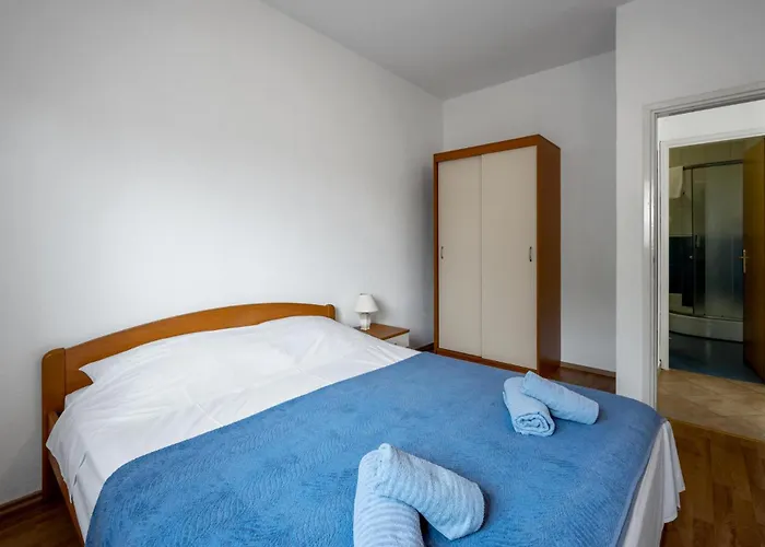 Apartament Cozy In With Kitchen Murter